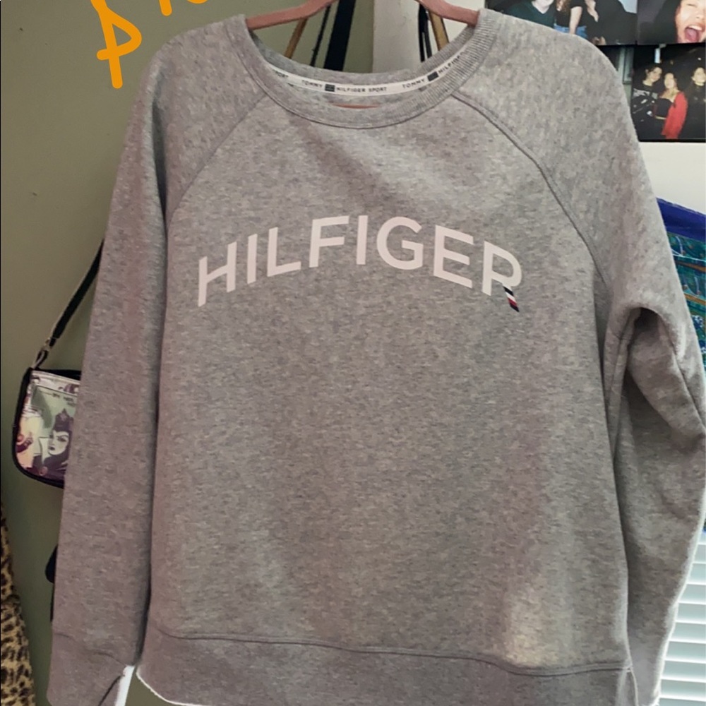 Tommy sweater